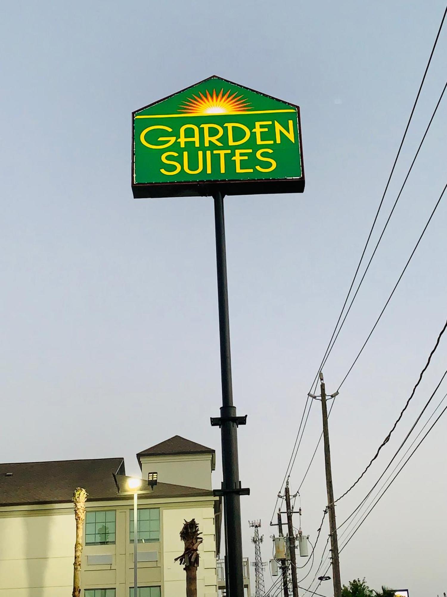 Garden Suites La Porte Exterior photo