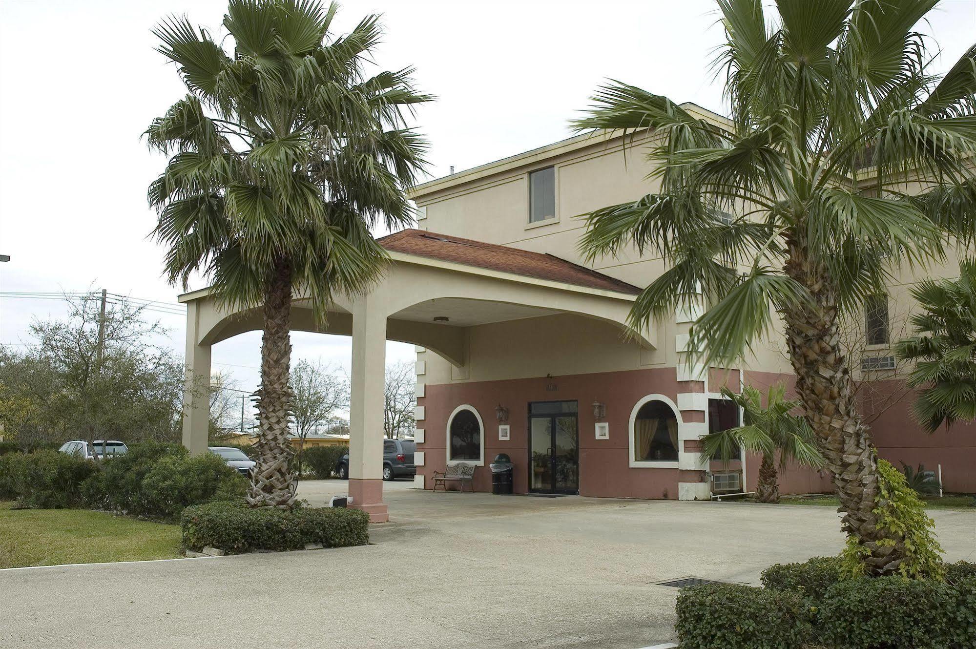 Garden Suites La Porte Exterior photo