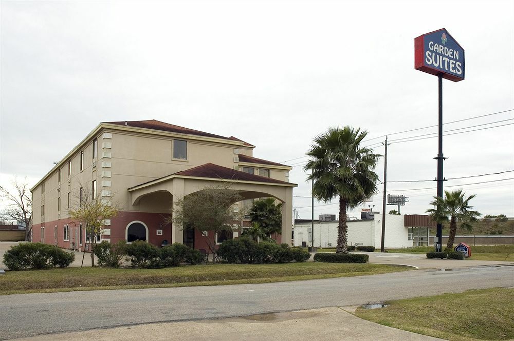 Garden Suites La Porte Exterior photo